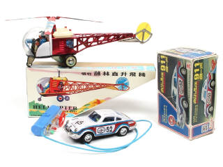 Lot 160 - DIVERS (2)