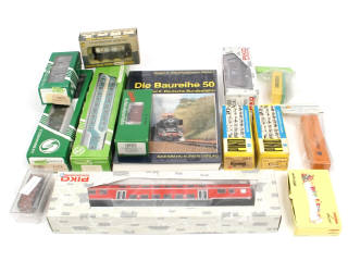 Lot 67 - DIVERS (HO) (14)