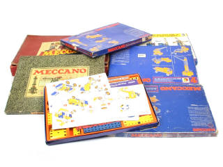 Lot 98 - MECCANO (FRANCE) (7)