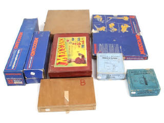 Lot 99 - MECCANO (FRANCE) (8)