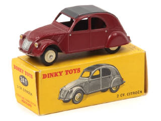 Lot 358 - DINKY TOYS (FRANCE) (1)