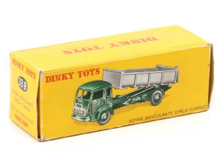 Lot 320 - DINKY TOYS (FRANCE) (1)