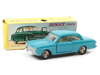 Lot 337 - DINKY TOYS (FRANCE) (1)