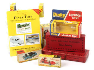 Lot 285 - DINKY TOYS (GB) (8)