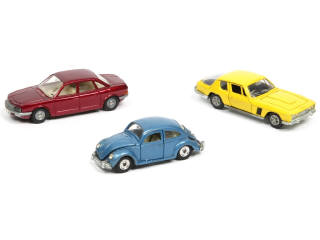Lot 327 - DINKY TOYS (GB) (3)