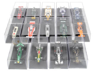 Lot 205 - DIVERS (14)
