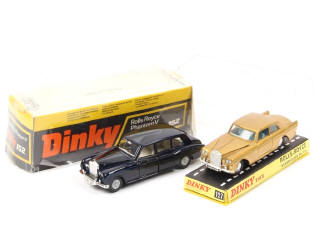 Lot 416 - DINKY TOYS (GB) (2)
