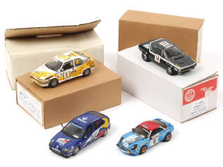 Lot 222 - DIVERS (4)