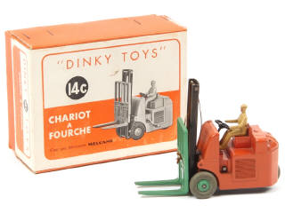 Lot 413 - DINKY TOYS (GB) (1)