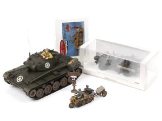 Lot 208 - DIVERS (3)