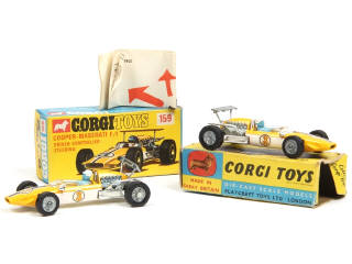 Lot 229 - CORGI TOYS (GB) (2)