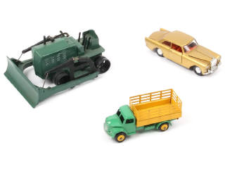 Lot 324 - DINKY TOYS (GB) (3)