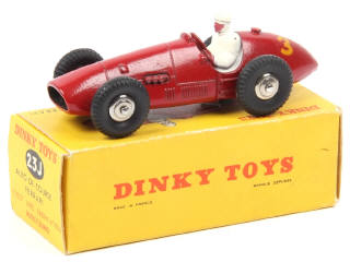 Lot 352 - DINKY TOYS (FRANCE) (1)