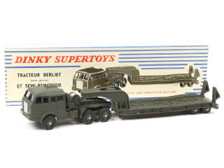 Lot 390 - DINKY TOYS (FRANCE) (1)