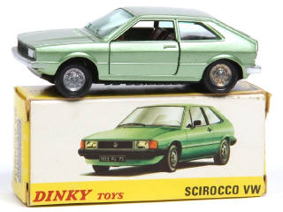 Lot 391 - DINKY TOYS (FRANCE) (1)