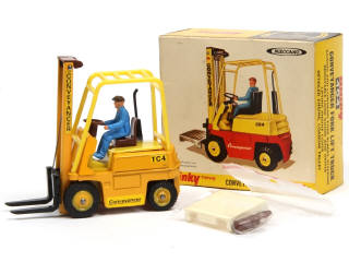 Lot 297 - DINKY TOYS (GB) (1)