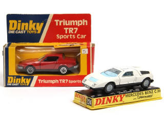Lot 304 - DINKY TOYS (GB) (2)