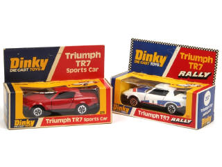 Lot 307 - DINKY TOYS (GB) (2)