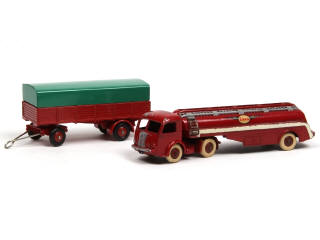 Lot 426 - DINKY TOYS (FRANCE) (1)