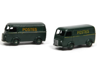 Lot 421 - DINKY TOYS (FRANCE) (2)