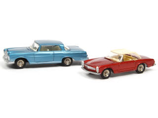Lot 419 - DINKY TOYS (FRANCE) (2)