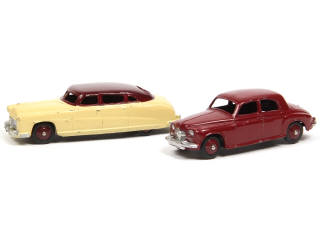 Lot 313 - DINKY TOYS (GB) (2)