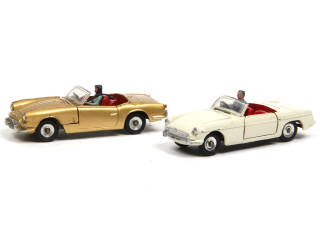Lot 317 - DINKY TOYS (GB) (2)