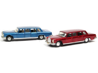 Lot 319 - DINKY TOYS (GB) (2)