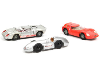 Lot 328 - DINKY TOYS (GB) (3)