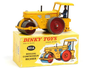 Lot 396 - DINKY TOYS (FRANCE) (1)