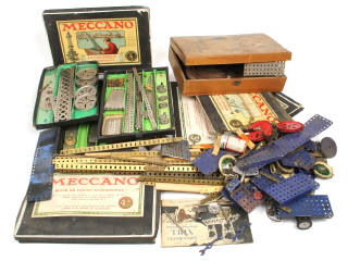 Lot 98 - MECCANO (FRANCE) (1)