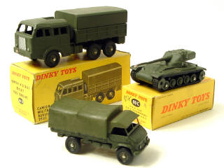 Lot 903 - DINKY TOYS FRANCE (3)