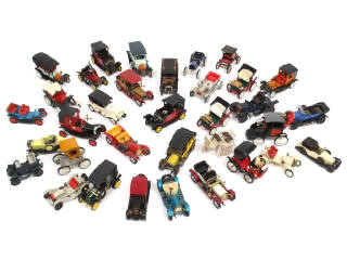 Lot 156 - DIVERS (32)
