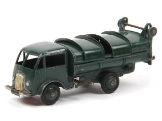 Lot 355 - DINKY TOYS (FRANCE) (1)