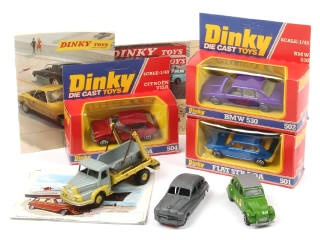 Lot 267 - DINKY TOYS (9)