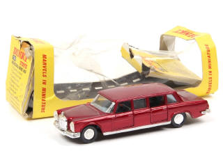 Lot 225 - DINKY TOYS (GB) (1)