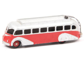 Lot 357 - DINKY TOYS (FRANCE) (1)