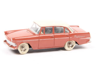 Lot 328 - DINKY TOYS (FRANCE) (1)