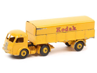 Lot 363 - DINKY TOYS (FRANCE) (1)