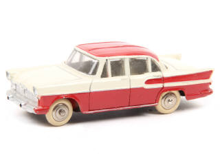 Lot 325 - DINKY TOYS (FRANCE) (1)