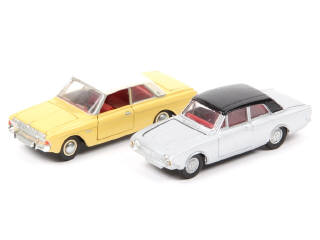 Lot 257 - DINKY TOYS (GB) (2)
