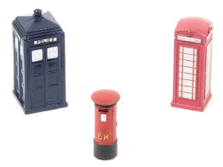 Lot 261 - DINKY TOYS (GB) (3)