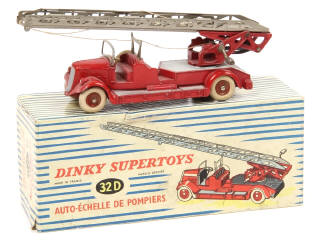 Lot 447 - DINKY TOYS (FRANCE) (1)