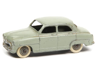 Lot 469 - DINKY TOYS (FRANCE) (1)