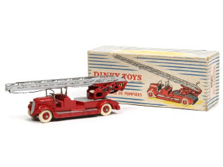 Lot 446 - DINKY TOYS (FRANCE) (1)