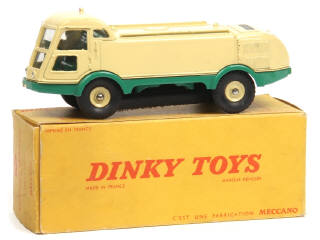 Lot 449 - DINKY TOYS (FRANCE) (1)