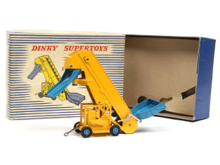 Lot 306 - DINKY TOYS (GB) (1)