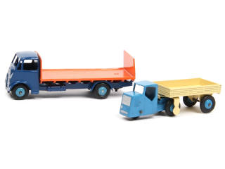 Lot 337 - DINKY TOYS (GB) (2)