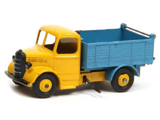 Lot 327 - DINKY TOYS (GB) (1)