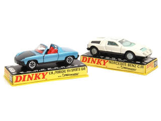 Lot 312 - DINKY TOYS (GB) (2)